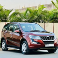 Mahindra XUV500 W7