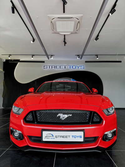 Ford Mustang GT Fastback 5.0L...