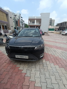 Mahindra XUV300 1.5 W4 2023