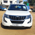 Mahindra XUV500 W11